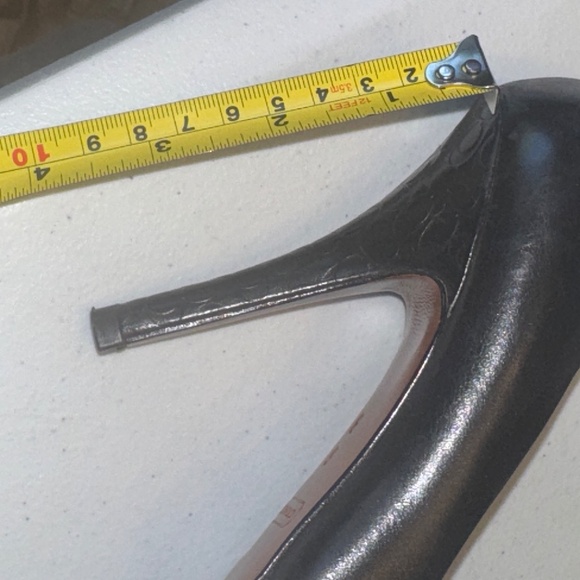 COACH Leather Signature Embossed Logo Black Pumps Heels Size 6 - Picture 8 of 9